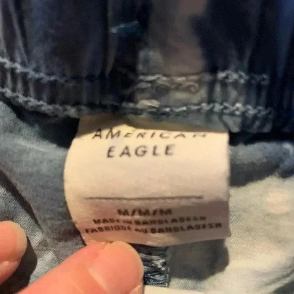 American Eagle Men’s Everyday Shorts Size Medium With Pocketss and With A Tie - Picture 10 of 12